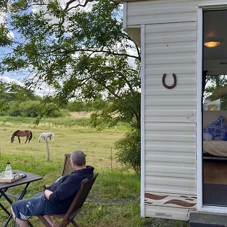 Tiny House An Der Pferdekoppel Роскошный шатер *